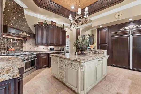 a view of door with an outdoor space