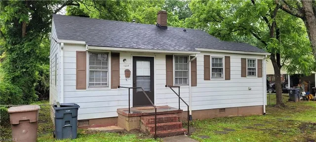 $995 | 1228 Westside Drive, Greensboro, NC 27405