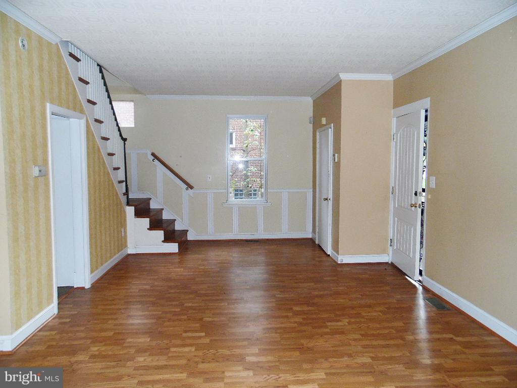 2803 Lawina Road Baltimore, MD 21216 - Photo 2 of 16 interior