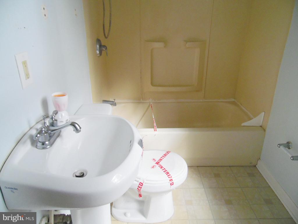 2803 Lawina Road Baltimore, MD 21216 - Photo 11 of 16 interior