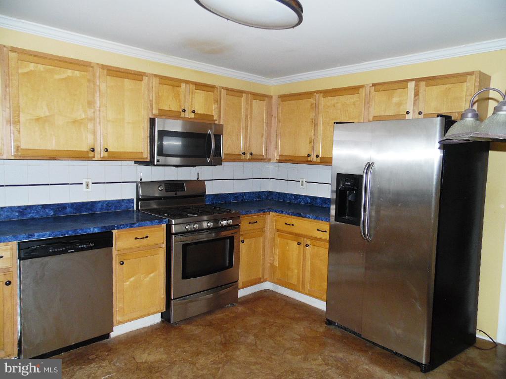 2803 Lawina Road Baltimore, MD 21216 - Photo 6 of 16 interior