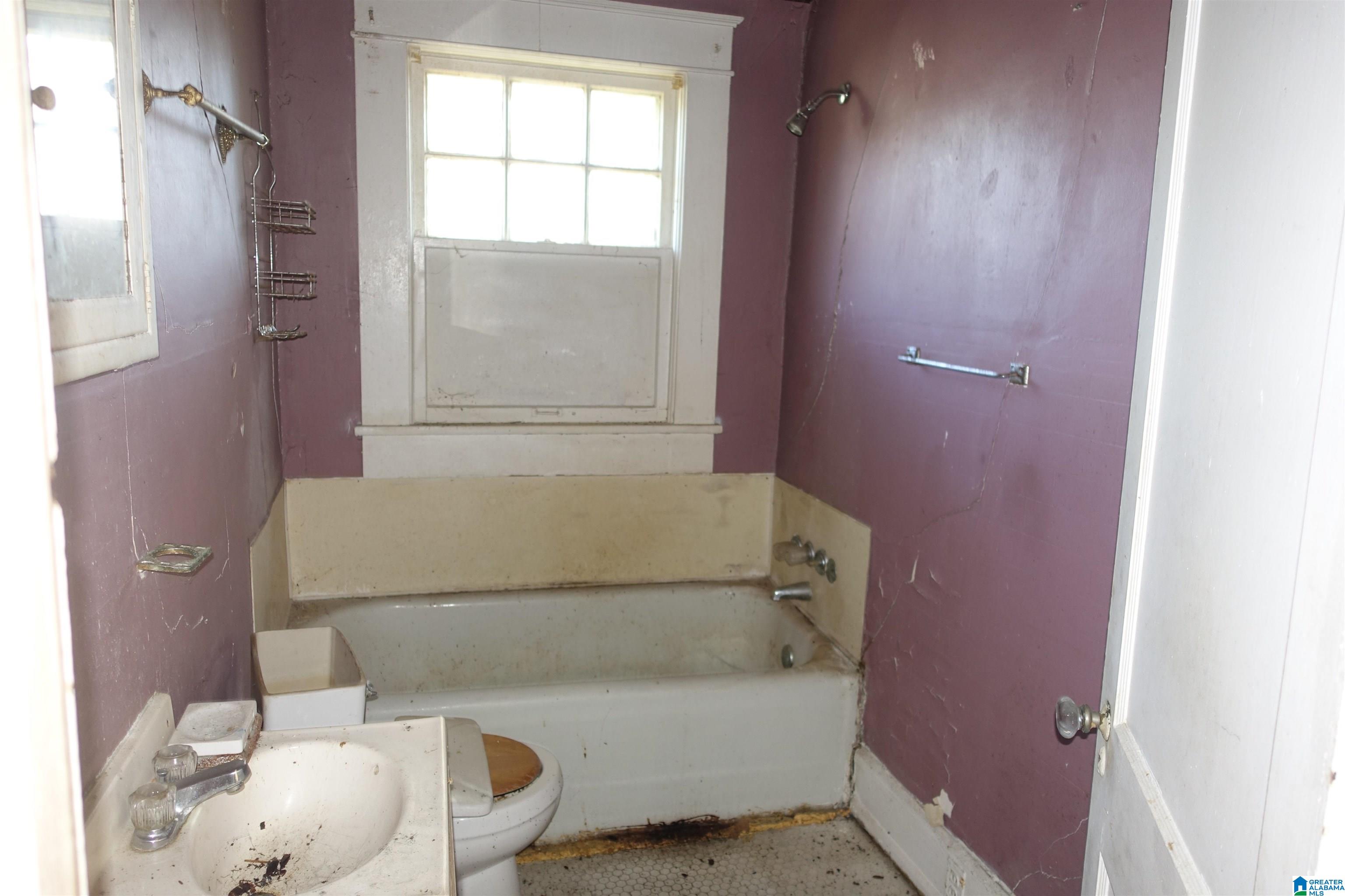 537 17th Street Southwest Birmingham, AL 35211 - Photo 13 of 14
