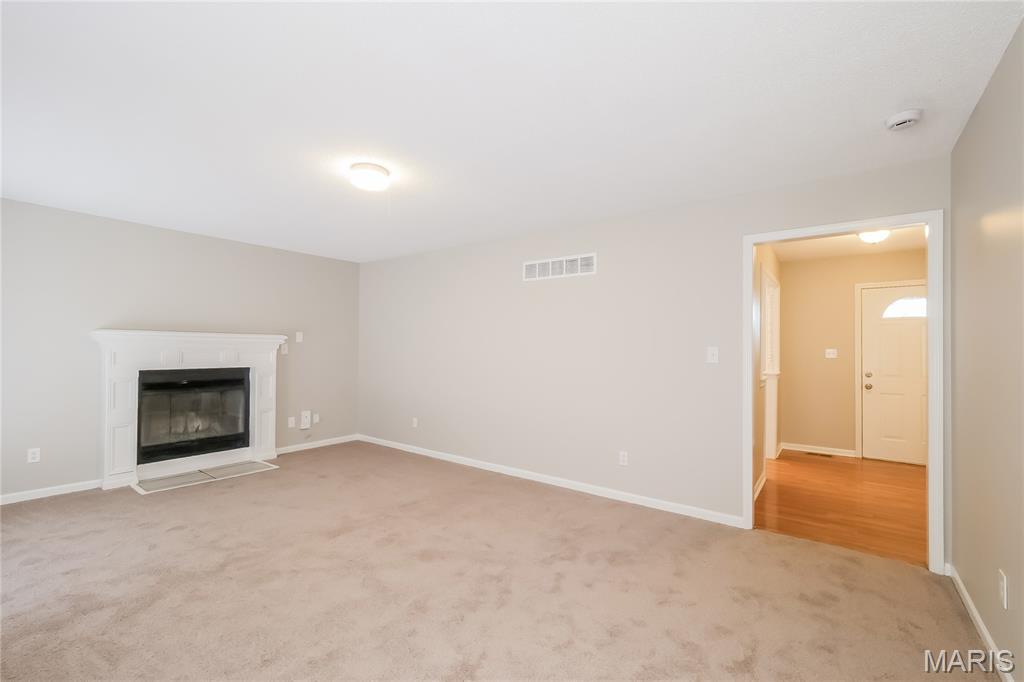 408 North Washington Street Raymore, MO 64083 - Photo 3 of 15