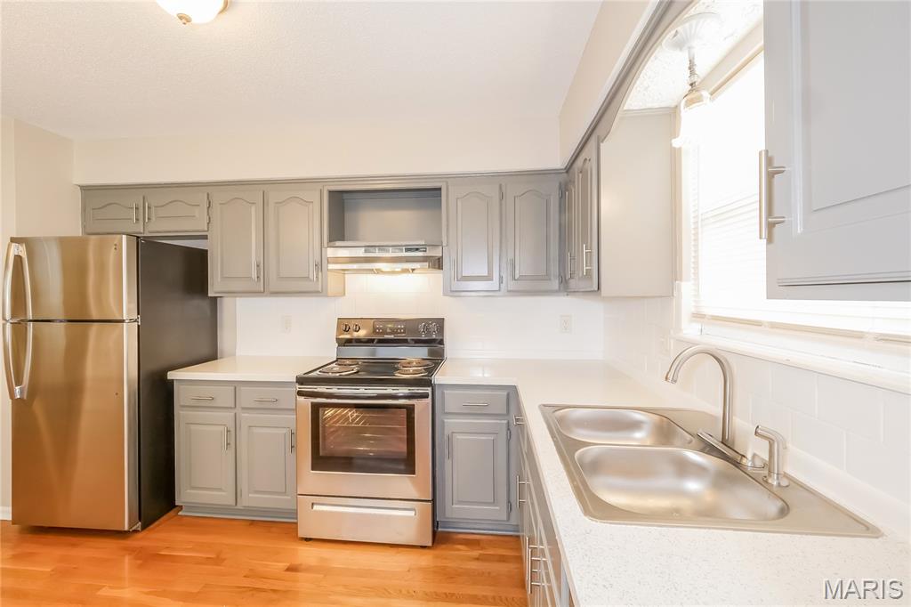 408 North Washington Street Raymore, MO 64083 - Photo 5 of 15