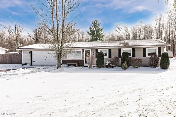$330,000 | 543 Sherwood Drive, Aurora, OH 44202