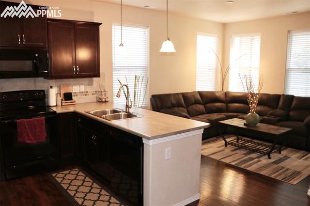 5325 Prominence Point Colorado Springs, CO 80923 - Photo 4 of 20 Gallery Image 4