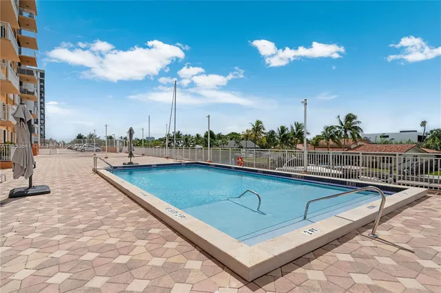 $2,575 | 2450 Northeast 135th Street, Unit 1001, North Miami, FL 33181