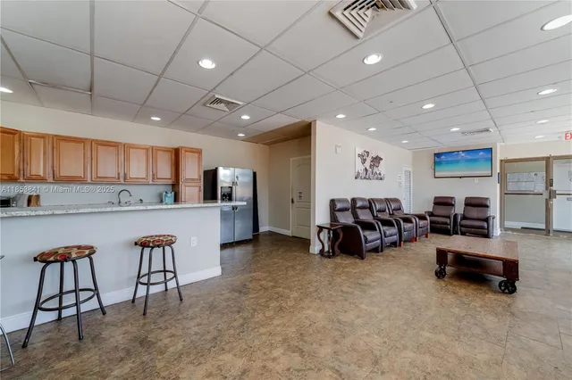 $2,575 | 2450 Northeast 135th Street, Unit 1001, North Miami, FL 33181