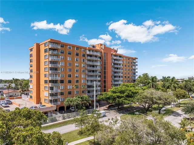 $2,575 | 2450 Northeast 135th Street, Unit 1001, North Miami, FL 33181