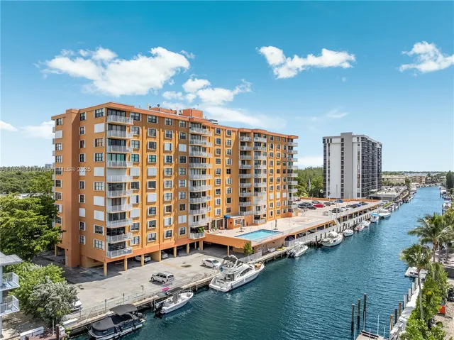 $2,575 | 2450 Northeast 135th Street, Unit 1001, North Miami, FL 33181