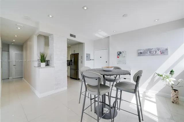 $2,575 | 2450 Northeast 135th Street, Unit 1001, North Miami, FL 33181