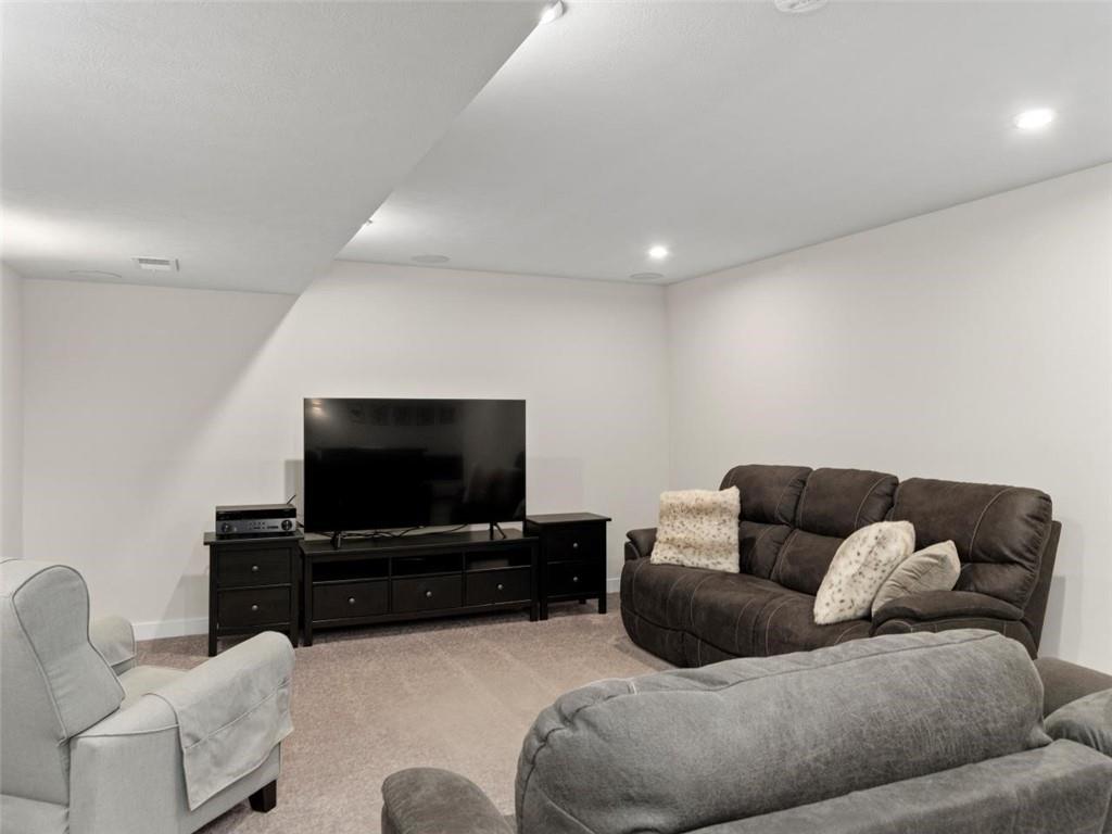 200 Keystone Crossing Clinton, PA 15026 - Photo 27 of 45 Gallery Image 27