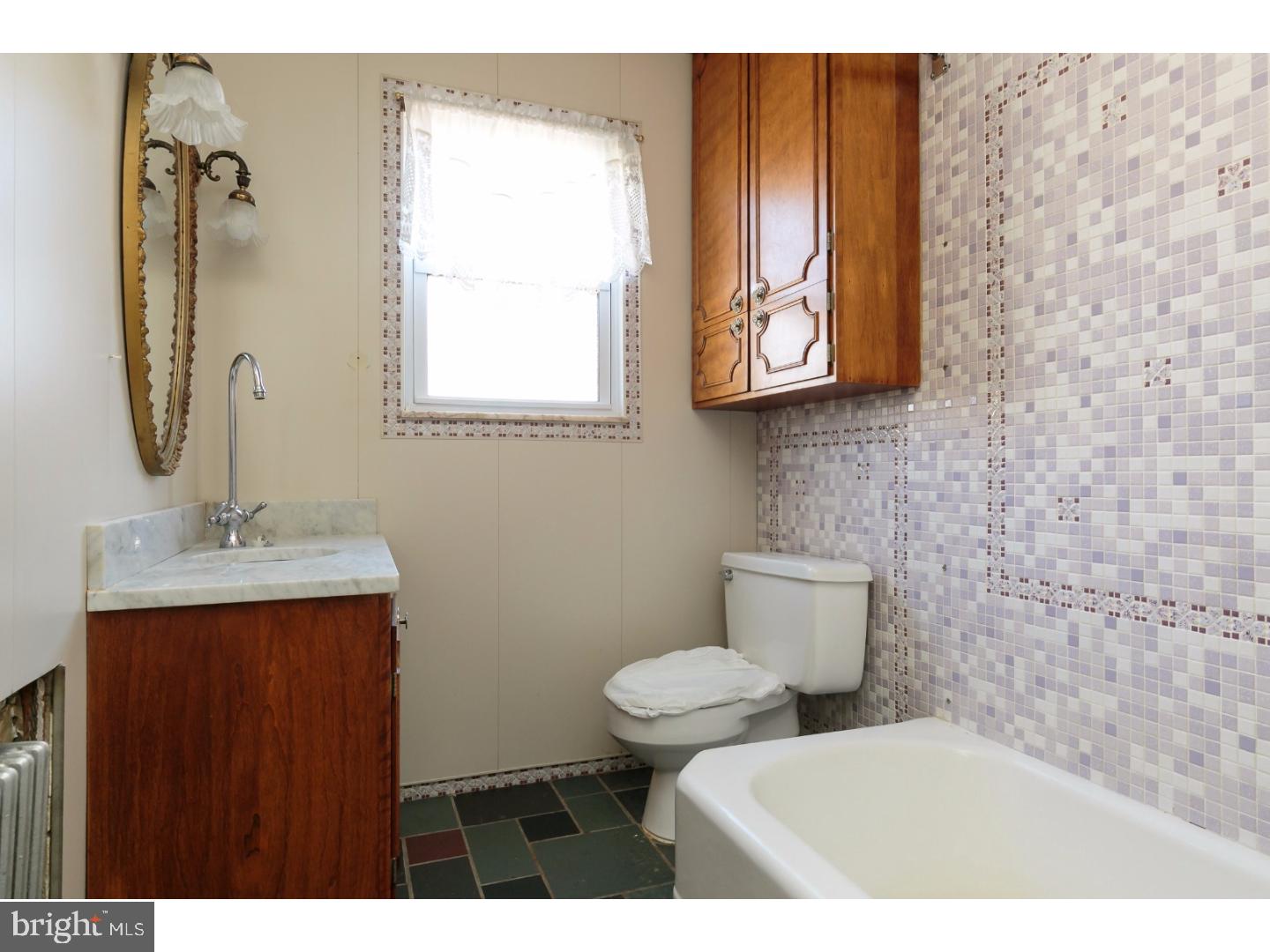 733 North Forklanding Road Maple Shade, NJ 08052 - Photo 13 of 25 Bathroom