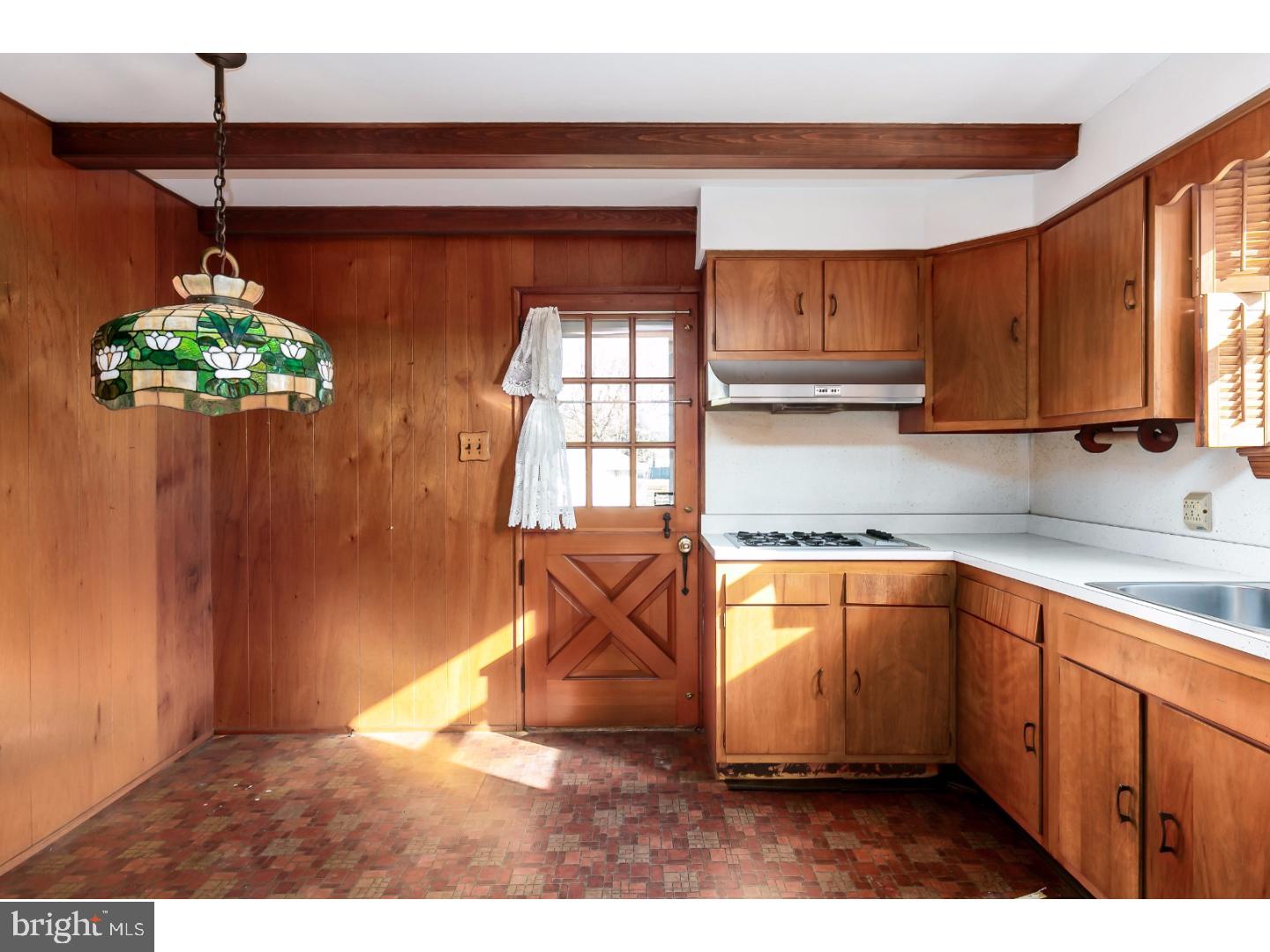733 North Forklanding Road Maple Shade, NJ 08052 - Photo 7 of 25 Kitchen