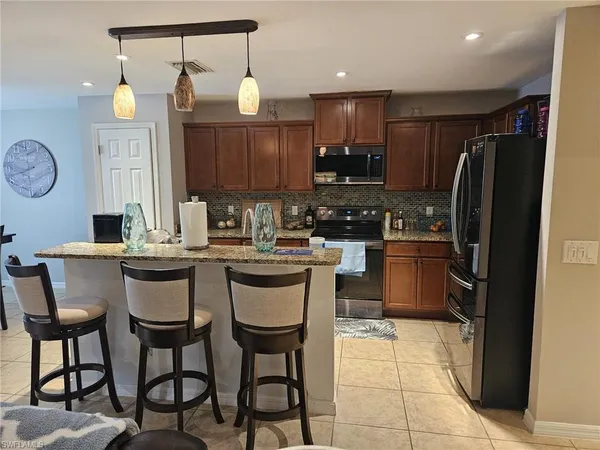 $2,250 | 1206 Trafalgar Parkway, Cape Coral, FL 33991