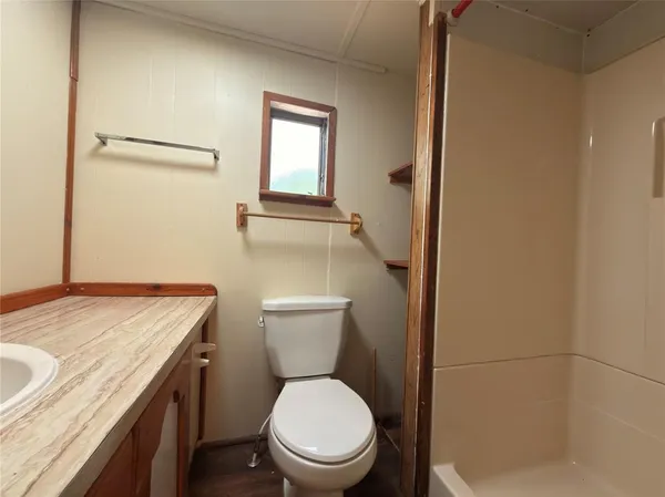 $1,200 | 1300 Red Hawk Bay Drive, West Tawakoni, TX 75474