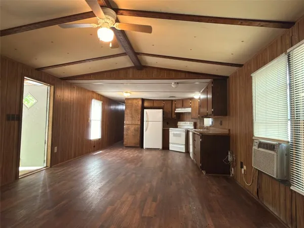 $1,200 | 1300 Red Hawk Bay Drive, West Tawakoni, TX 75474