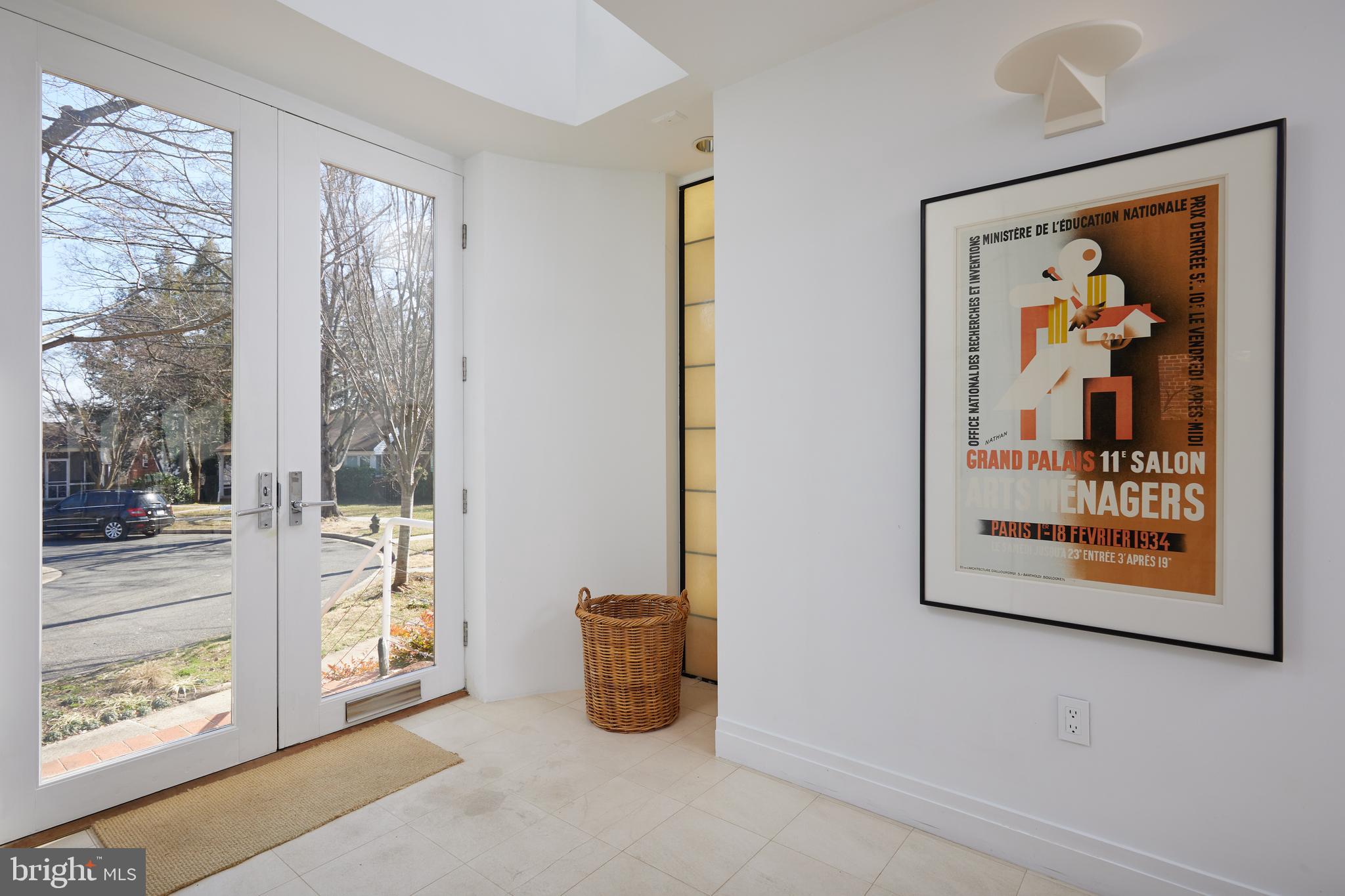 4527 Q Place Northwest Washington, DC 20007 - Photo 6 of 59 a view of a hallway with window