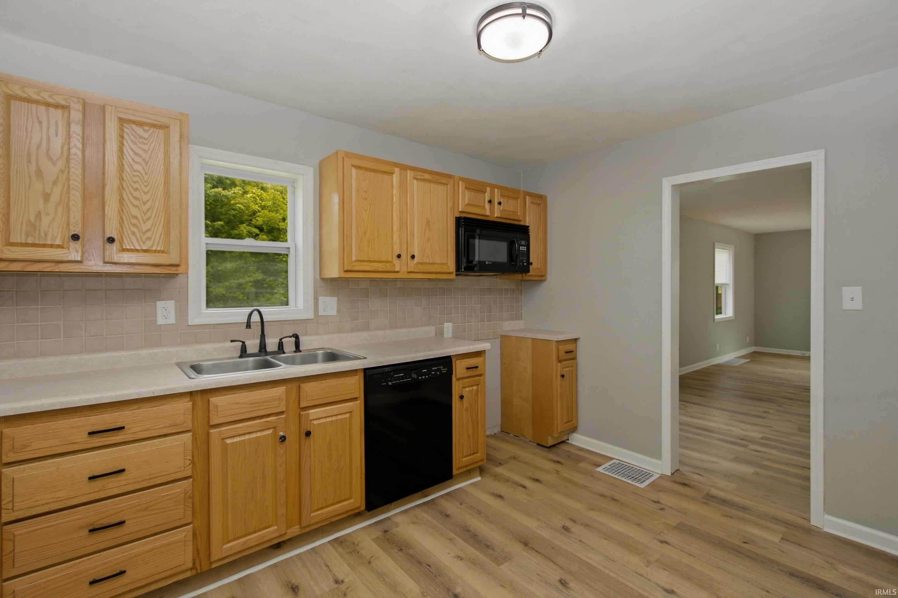 3313 West Torquay Road Muncie, IN 47304 - Photo 13 of 32 Gallery Image 13
