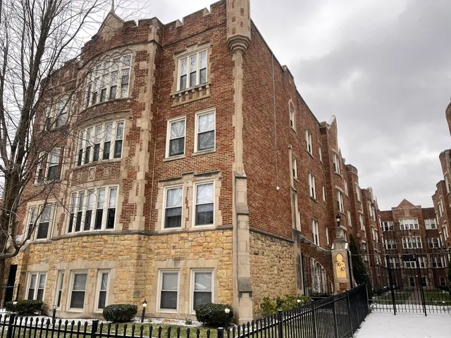 $1,400 | 48 North Menard Avenue, Unit 3B, Chicago, IL 60644