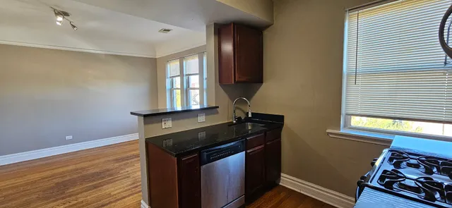 $1,400 | 48 North Menard Avenue, Unit 3B, Chicago, IL 60644