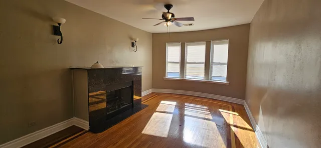 $1,400 | 48 North Menard Avenue, Unit 3B, Chicago, IL 60644