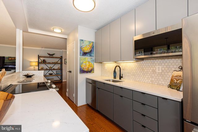 $720,000 | 400 Madison Street, Unit 203, Alexandria, VA 22314