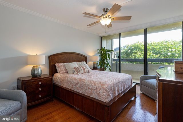 $720,000 | 400 Madison Street, Unit 203, Alexandria, VA 22314