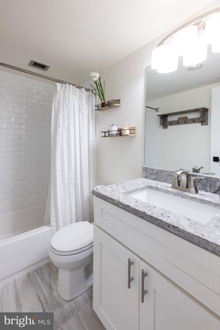 $720,000 | 400 Madison Street, Unit 203, Alexandria, VA 22314