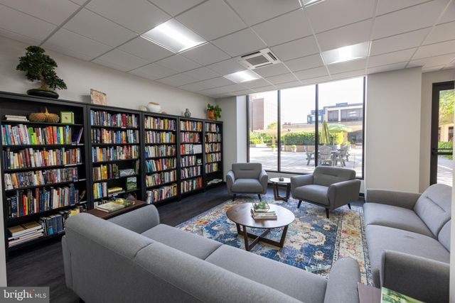 $720,000 | 400 Madison Street, Unit 203, Alexandria, VA 22314