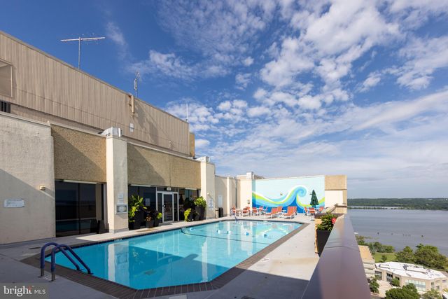 $720,000 | 400 Madison Street, Unit 203, Alexandria, VA 22314