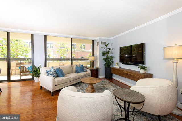 $720,000 | 400 Madison Street, Unit 203, Alexandria, VA 22314