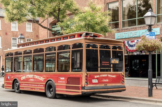 $720,000 | 400 Madison Street, Unit 203, Alexandria, VA 22314