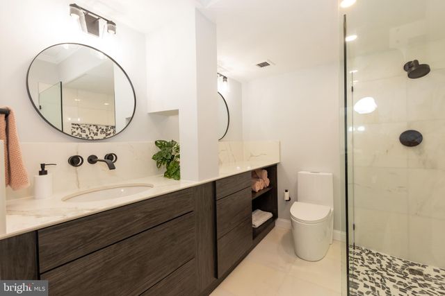 $720,000 | 400 Madison Street, Unit 203, Alexandria, VA 22314