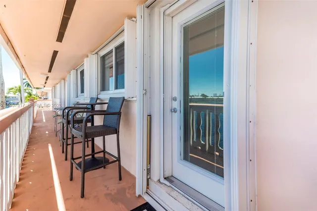 $125,000 | 901 Southwest 11th Avenue, Unit 17H, Hallandale Beach, FL 33009