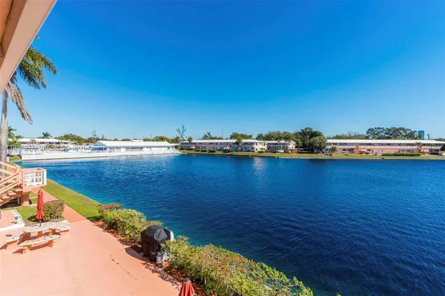 $125,000 | 901 Southwest 11th Avenue, Unit 17H, Hallandale Beach, FL 33009