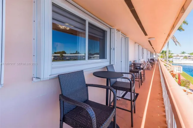 $125,000 | 901 Southwest 11th Avenue, Unit 17H, Hallandale Beach, FL 33009