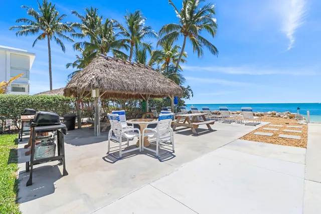 $375,000 | 1101 West Ocean Drive, Unit 15, Key Colony Beach, FL 33051