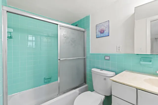 $375,000 | 1101 West Ocean Drive, Unit 15, Key Colony Beach, FL 33051