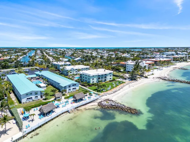 $375,000 | 1101 West Ocean Drive, Unit 15, Key Colony Beach, FL 33051