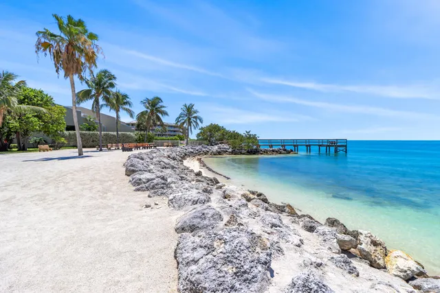 $375,000 | 1101 West Ocean Drive, Unit 15, Key Colony Beach, FL 33051