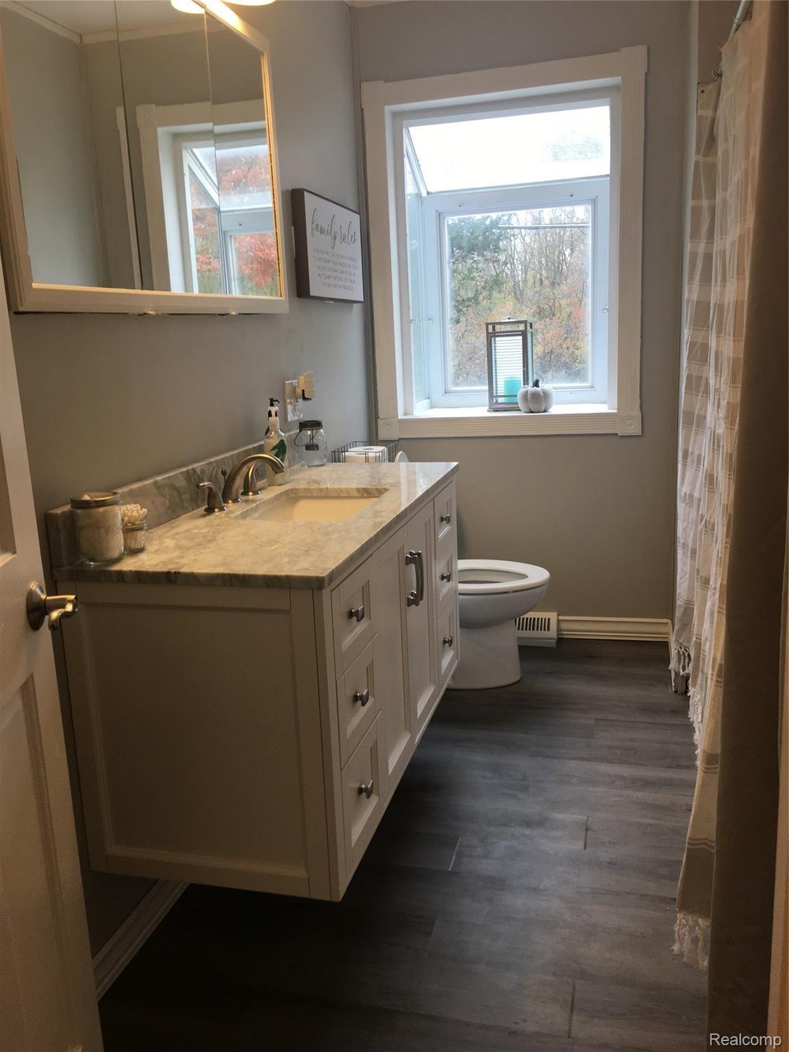 5530 Farm Road Waterford, MI 48327 - Photo 14 of 19 FE944840-A0F4-47D8-AADF-F216E4BF7824.jpeg
