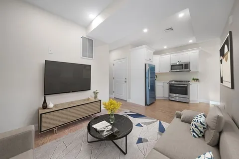 $6,800 | 95 Endicott Street, Unit 2, Boston, MA 02113