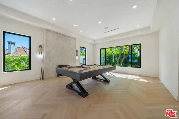 $40,000 | 12001 Crest Court, Beverly Hills, CA 90210