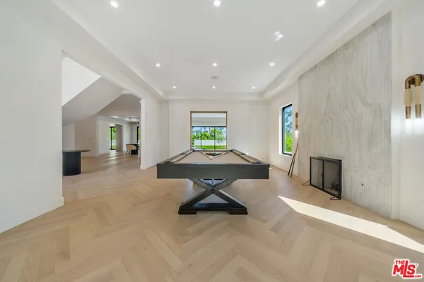 $40,000 | 12001 Crest Court, Beverly Hills, CA 90210