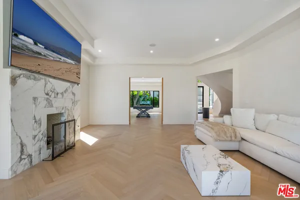 $40,000 | 12001 Crest Court, Beverly Hills, CA 90210