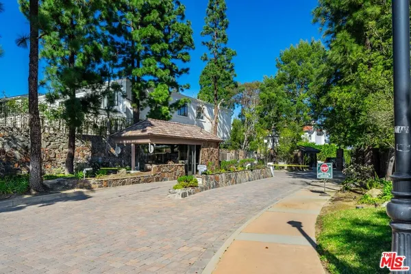 $40,000 | 12001 Crest Court, Beverly Hills, CA 90210