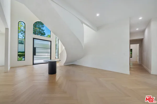 $40,000 | 12001 Crest Court, Beverly Hills, CA 90210