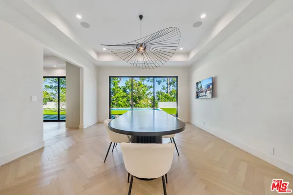 $40,000 | 12001 Crest Court, Beverly Hills, CA 90210