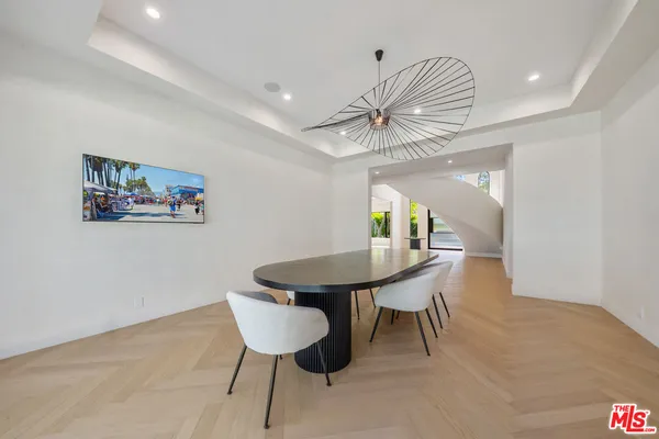 $40,000 | 12001 Crest Court, Beverly Hills, CA 90210